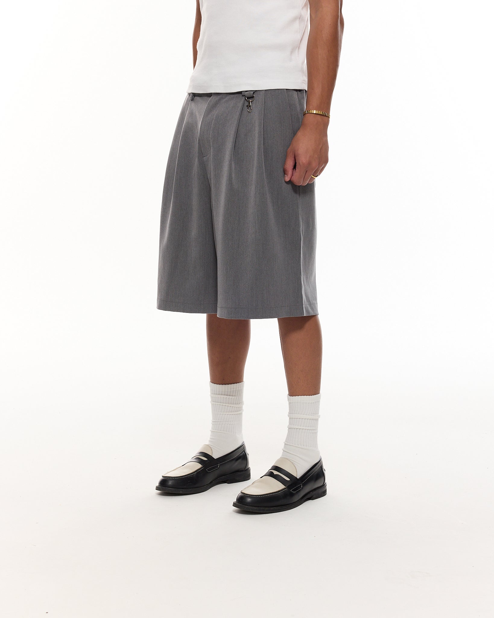 Pleated Shorts – Gray